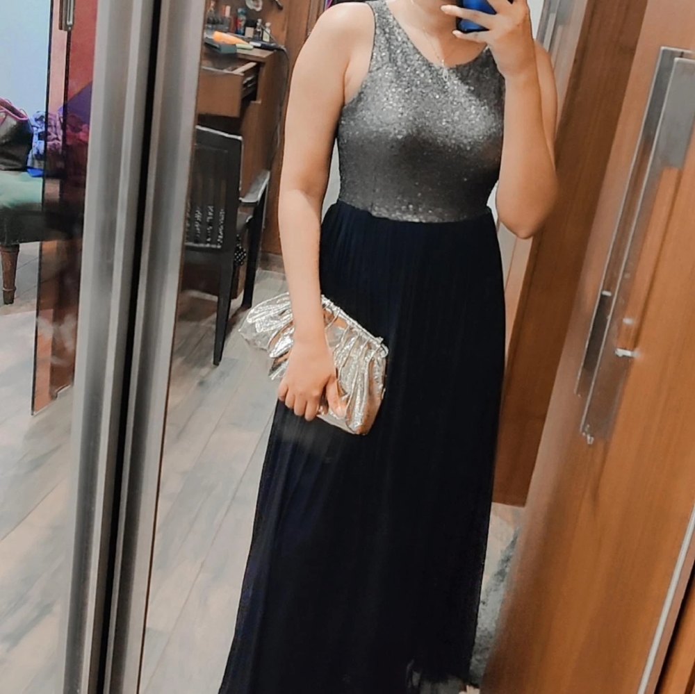 Black long gown - Picture 6 of 6